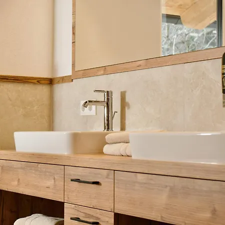 Schernthann Affittacamere 3*